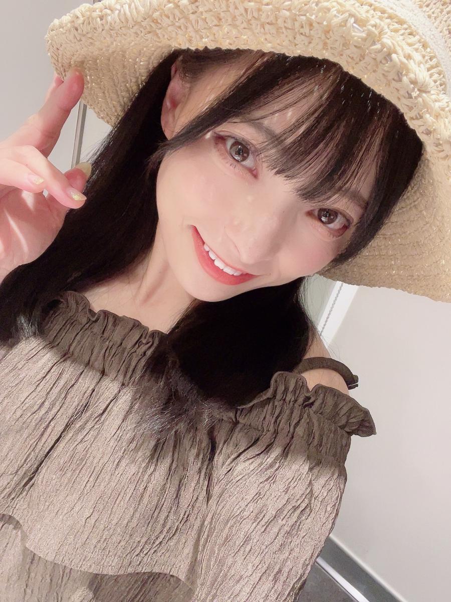 ひとみ⭐︎ NjItODg4OS5qcGVn.jpeg