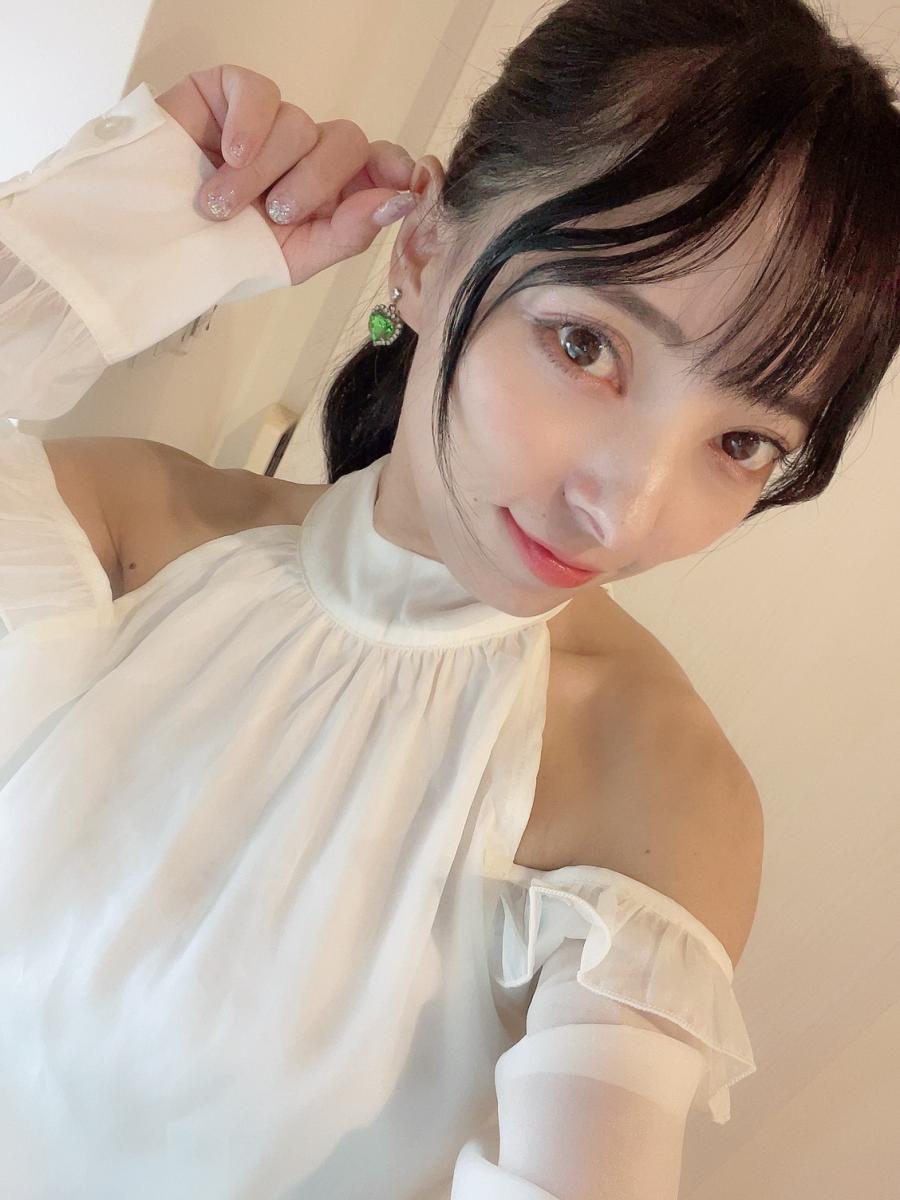 ひとみん HITOMIN、最新シングル「Painkiller」にCarz迎えたリミックス